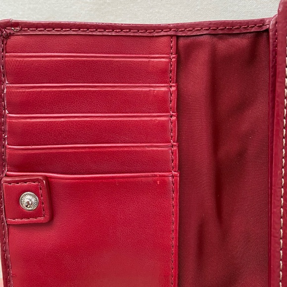 Coach Signature Bifold Wallet - Beige & Red - Picture 10 of 11